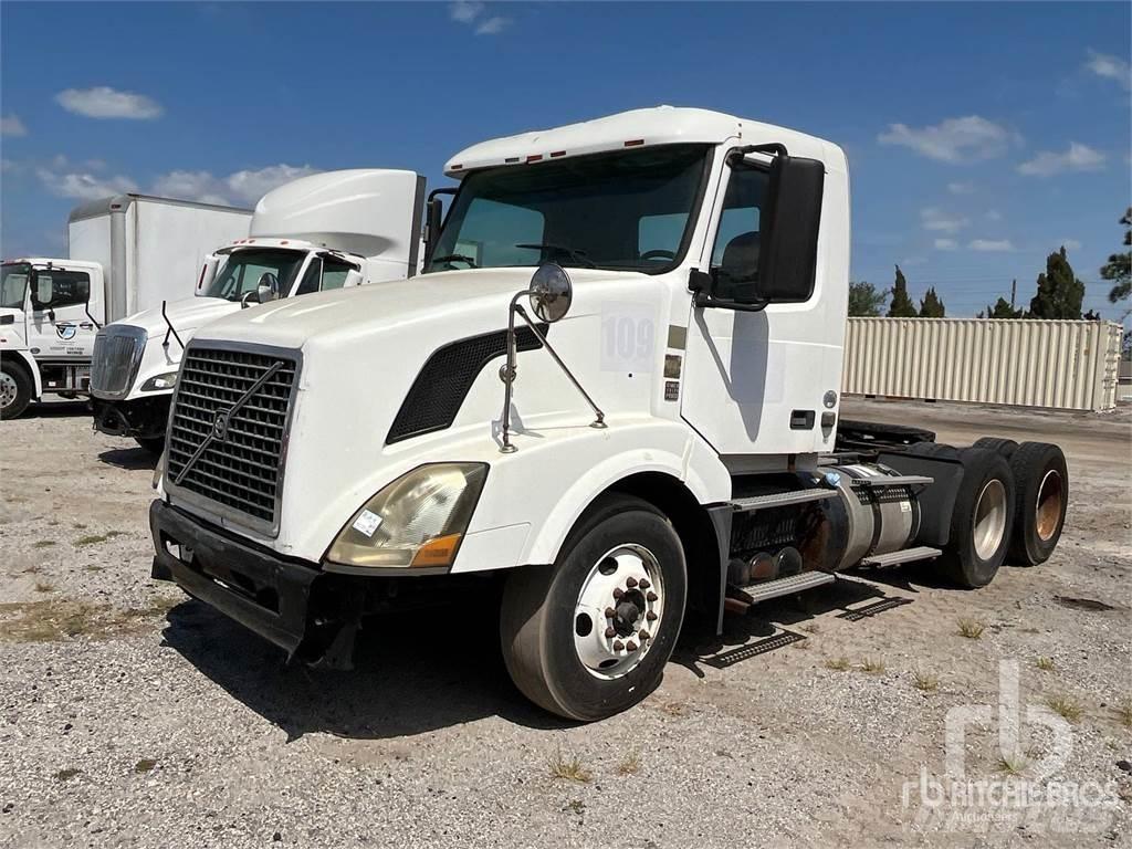 Volvo VNL300 Седельные тягачи