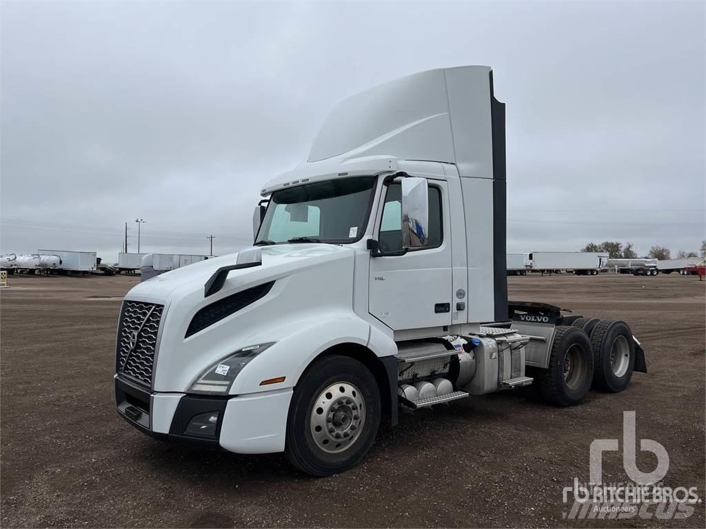 Volvo VNL62T300 Седельные тягачи