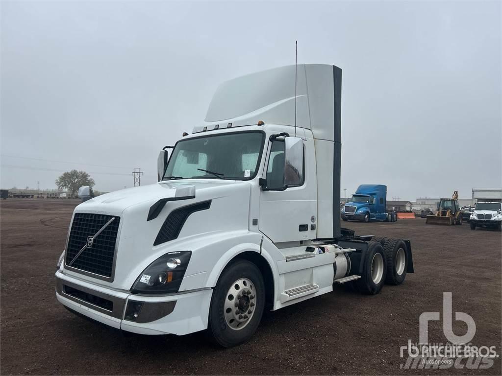 Volvo VNL64 Седельные тягачи