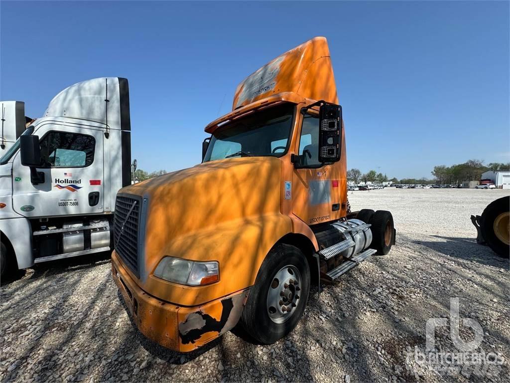 Volvo VNM Седельные тягачи