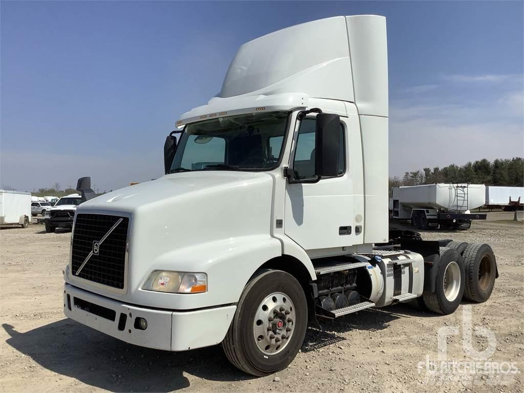 Volvo VNM Седельные тягачи