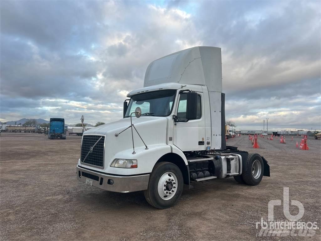 Volvo VNM Седельные тягачи
