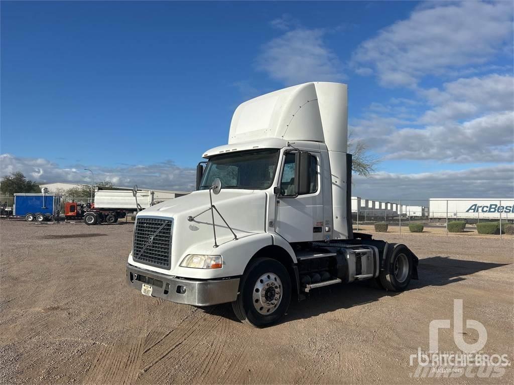 Volvo VNM Седельные тягачи