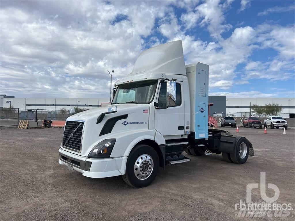 Volvo VNM Седельные тягачи