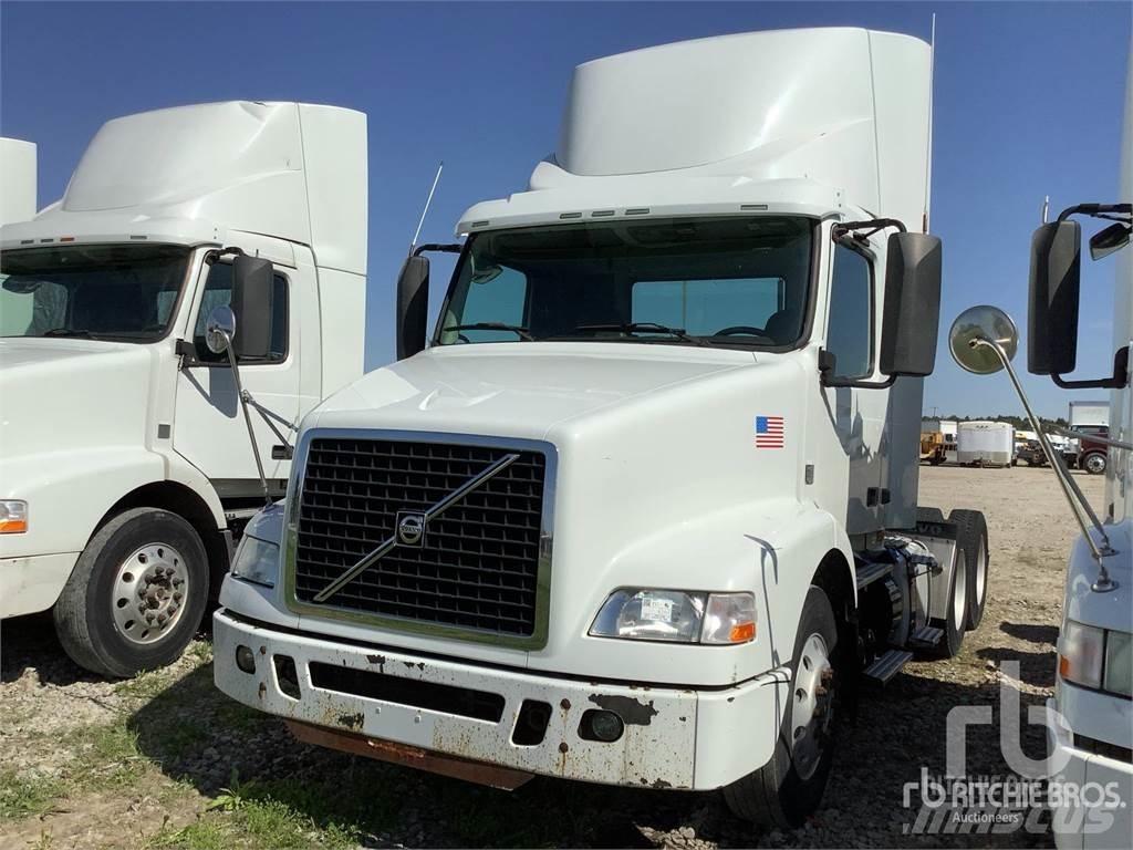 Volvo VNM Седельные тягачи