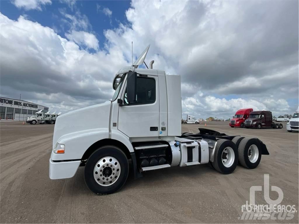 Volvo VNM200 Седельные тягачи