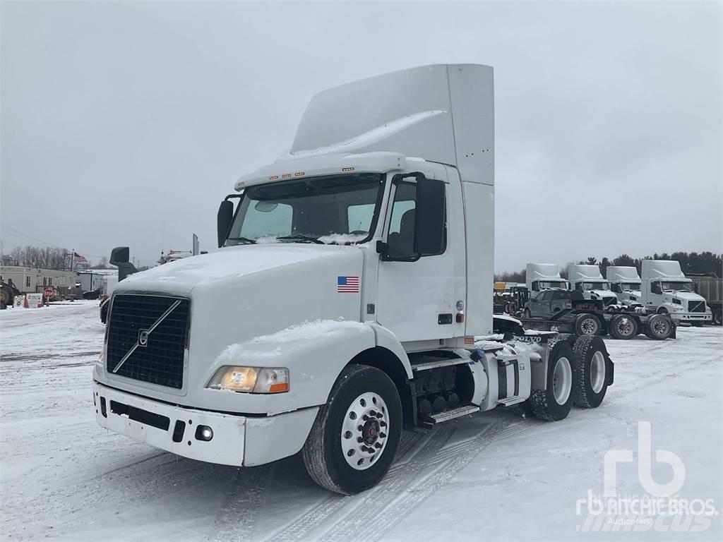 Volvo VNM300 Седельные тягачи