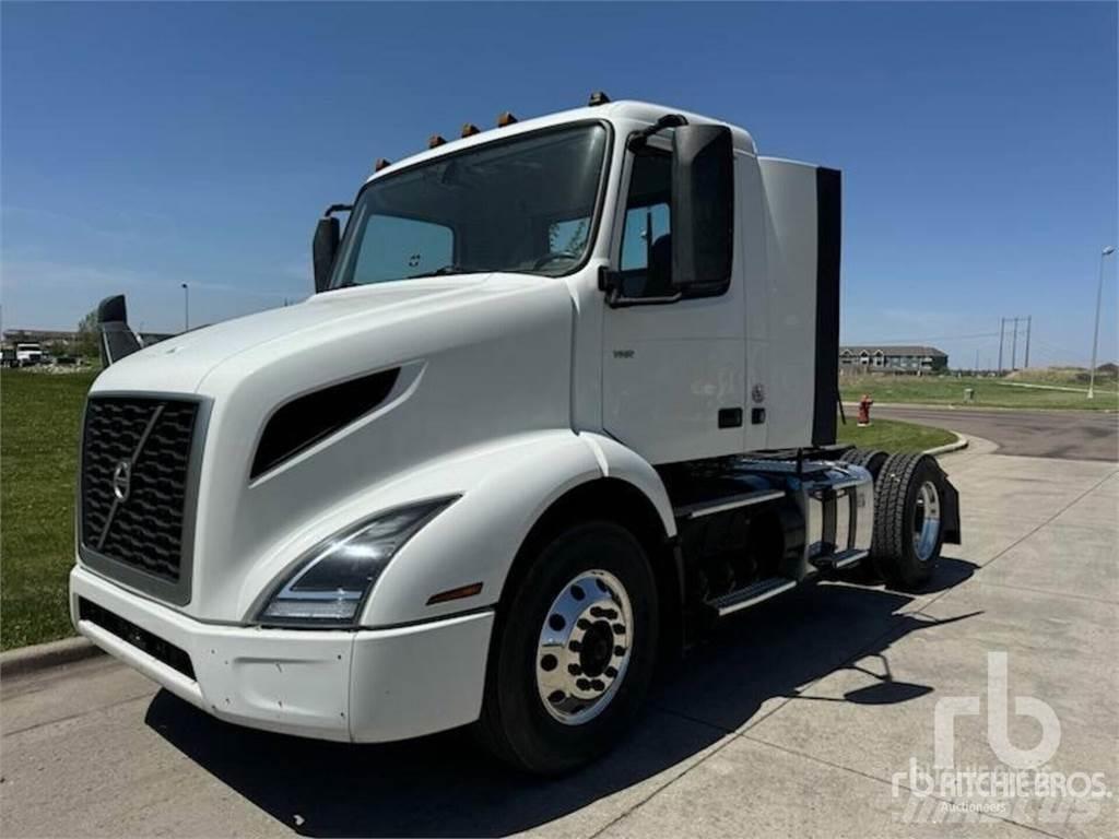 Volvo VNR Седельные тягачи