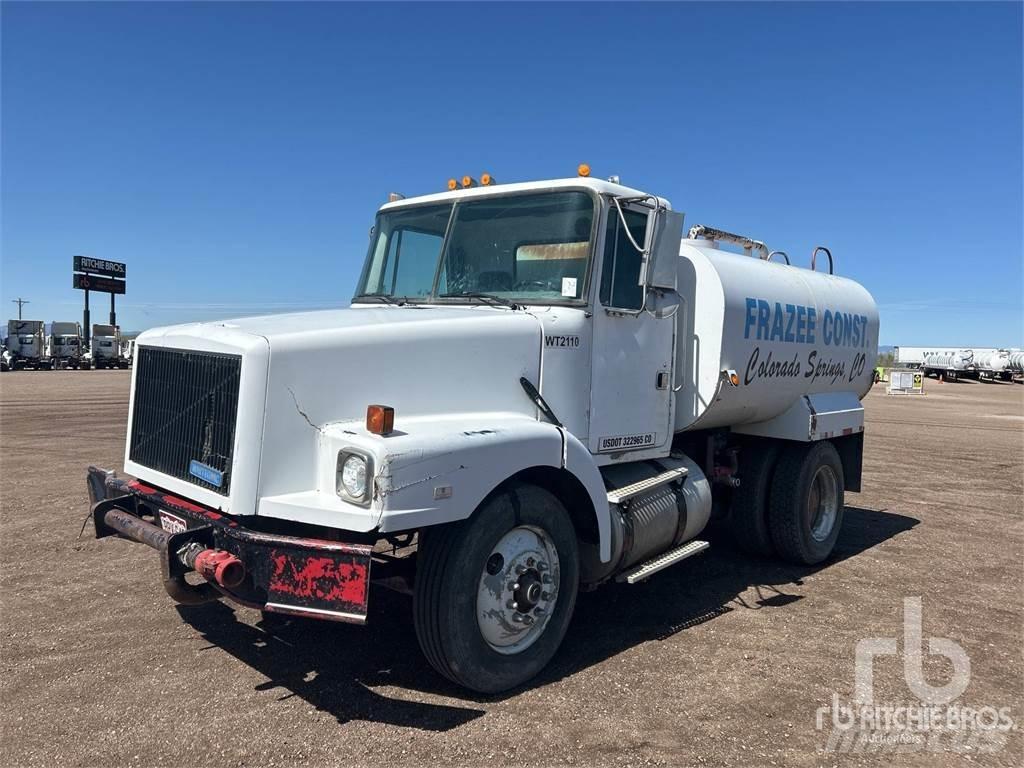 White GMC WG42T Поливочные машины