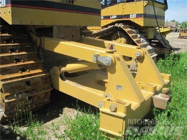 CAT D7H LGP Гусеничные бульдозеры