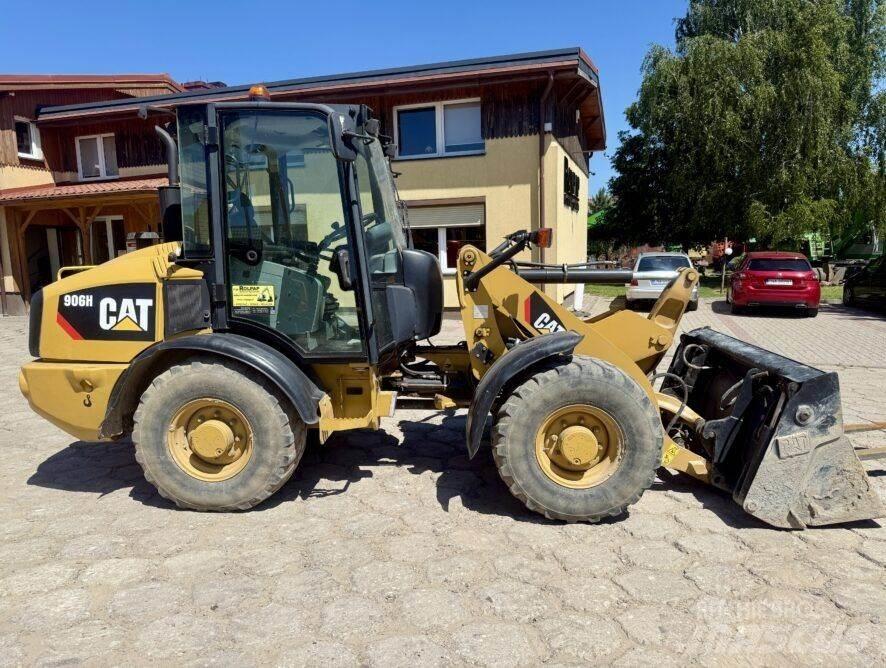 CAT 906H Фронтальные погрузчики