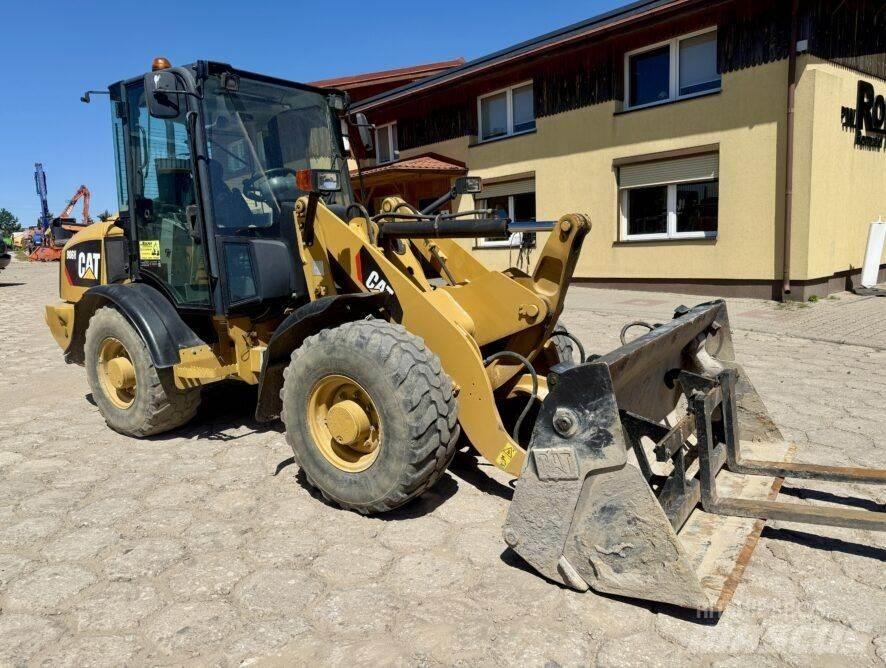 CAT 906H Фронтальные погрузчики
