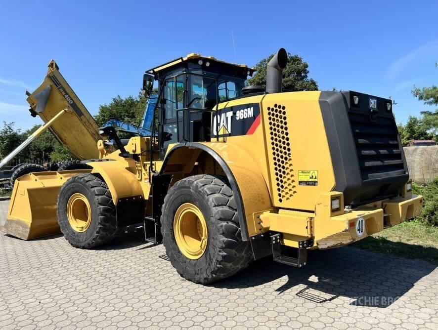 CAT 966M Фронтальные погрузчики