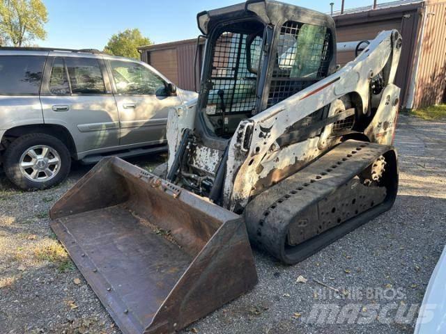 Bobcat T750 Гусеничные фронтальные погрузчики