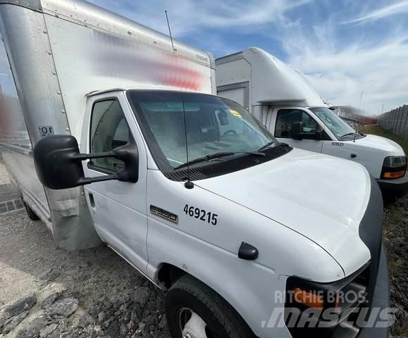 Ford E-350 Грузовики-Фургоны