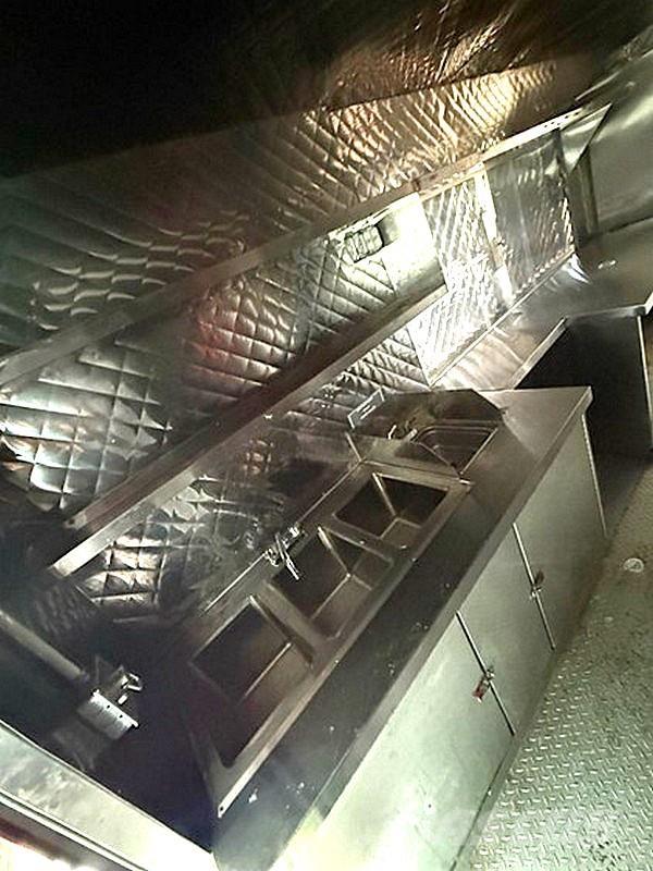 Ford E-350 Грузовики-Фургоны