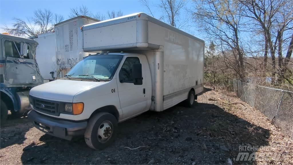 Ford E450 Грузовики-Фургоны