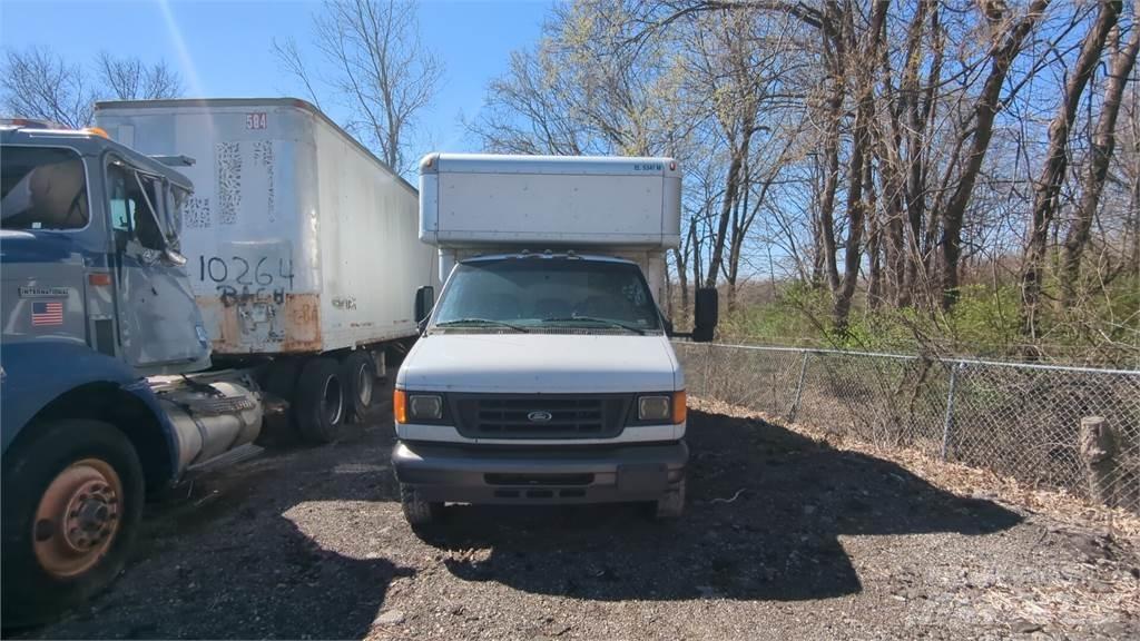 Ford E450 Грузовики-Фургоны
