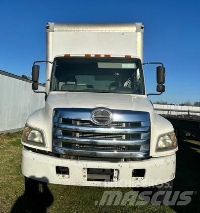 Hino 268 Грузовики-Фургоны