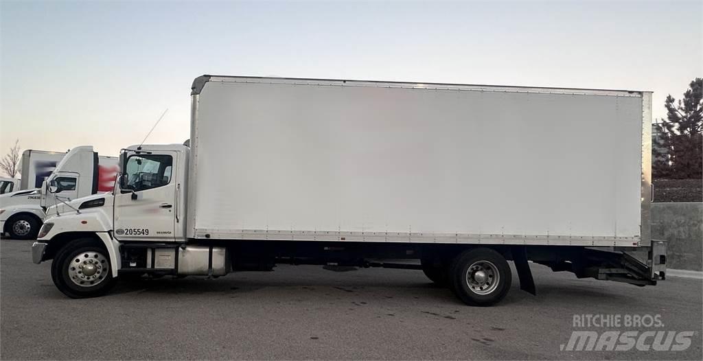 Hino 268A Грузовики-Фургоны