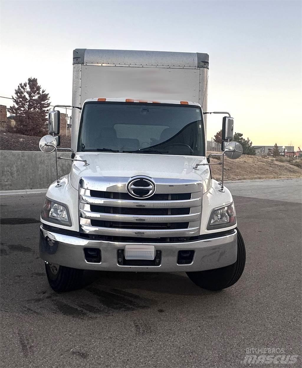 Hino 268A Грузовики-Фургоны