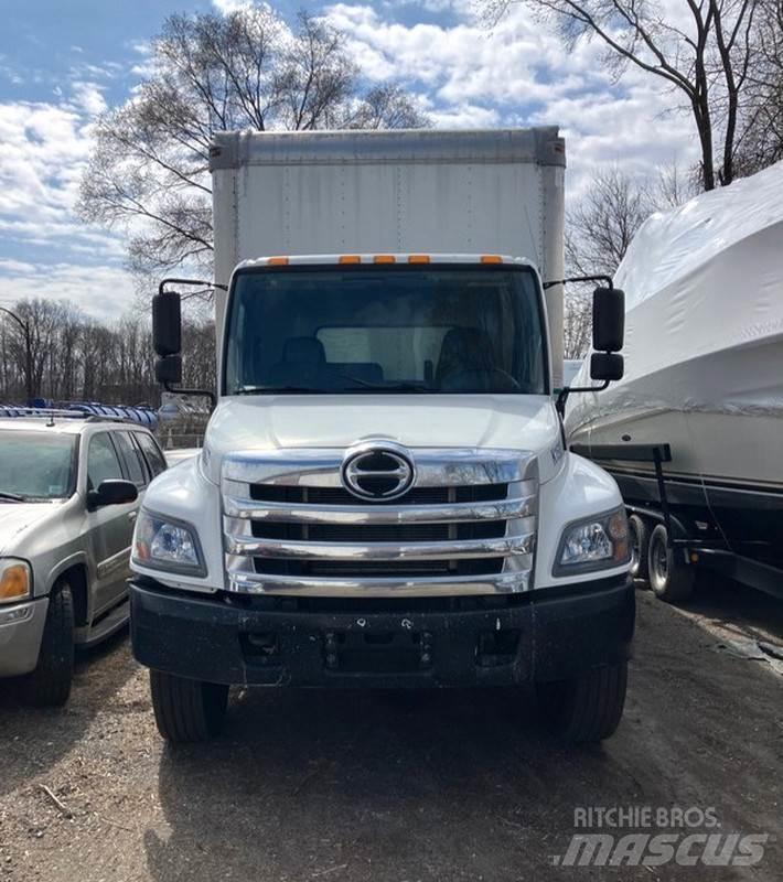 Hino 268A Грузовики-Фургоны