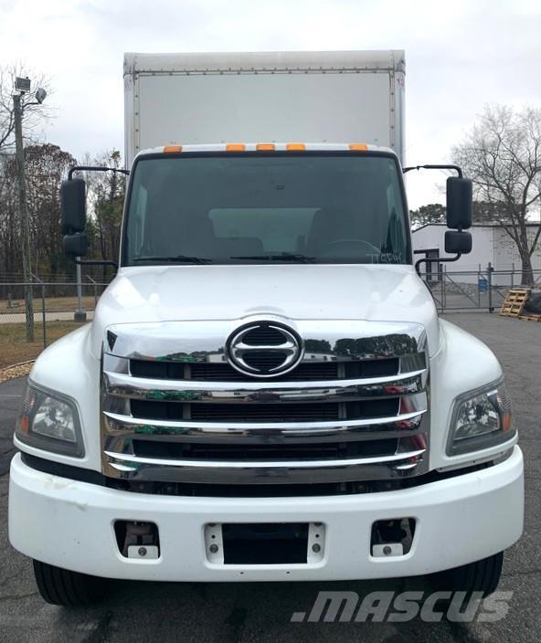 Hino 268A Грузовики-Фургоны