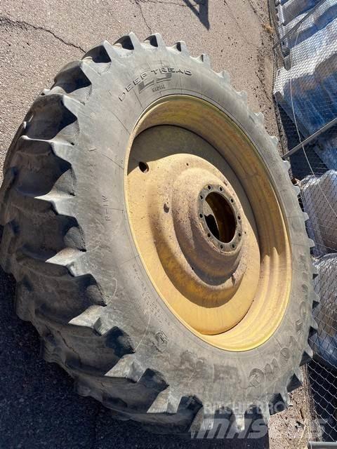 John Deere 8430 Трактора