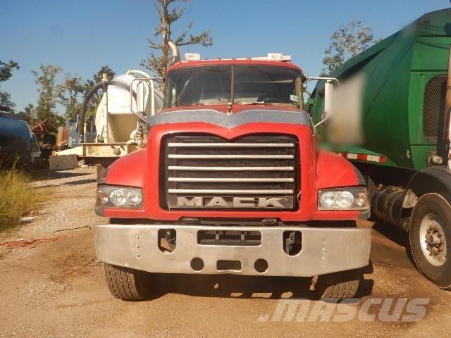 Mack GU713 Грузовики-Самосвалы