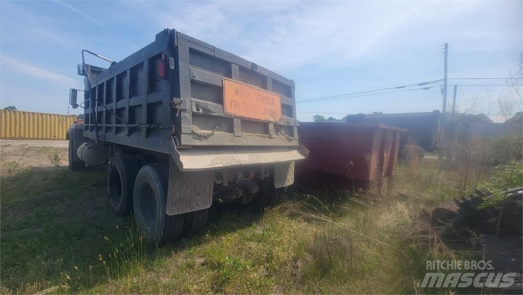 Mack RD6885 Грузовики-Самосвалы