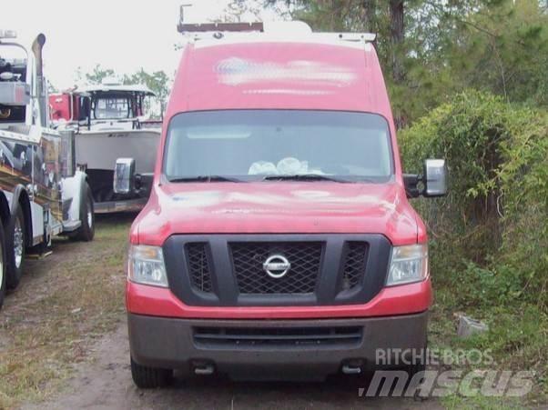 Nissan NV2500 Цельнометаллический фургоны