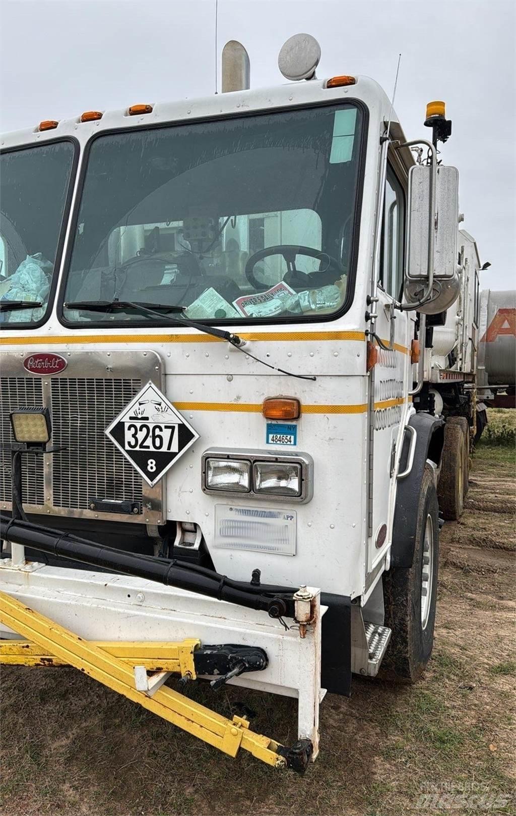 Peterbilt 320 Специальные грузовики