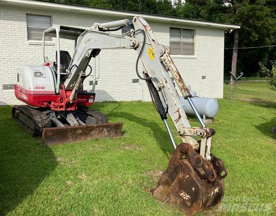 Takeuchi TB240 Малые экскаваторы 7т-12т