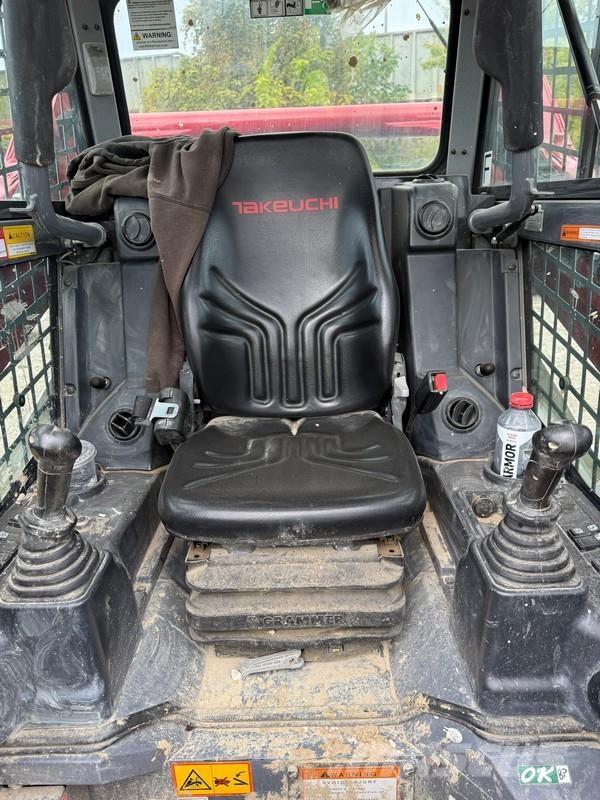 Takeuchi TL10V-2 Гусеничные фронтальные погрузчики