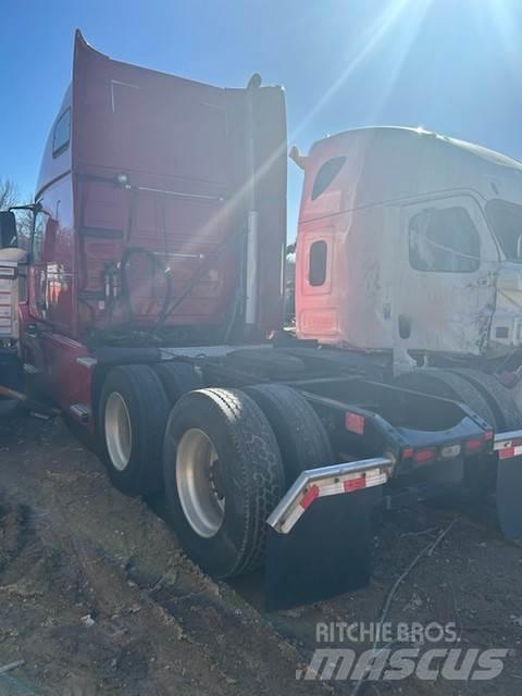 Volvo VNL64T670 Седельные тягачи