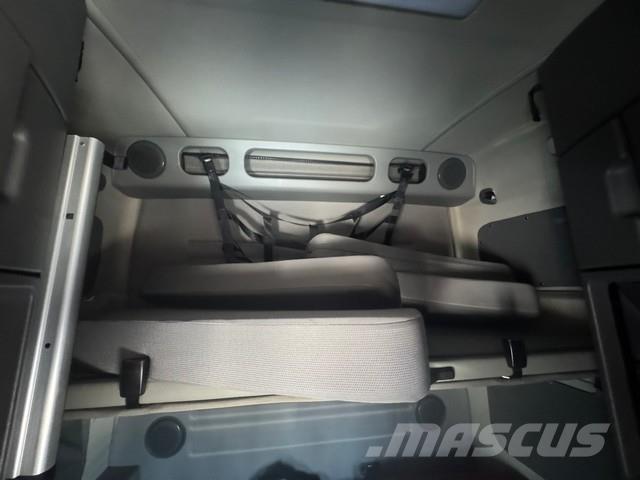 Volvo VNL64T670 Седельные тягачи