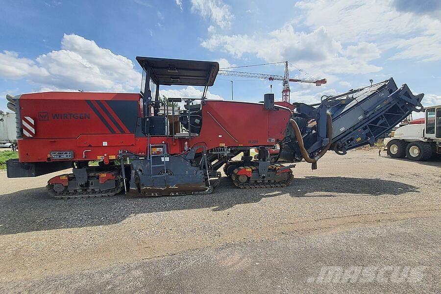 Wirtgen W 220 Дорожные фрезы
