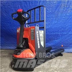 Raymond 8210 Ручные гидравлические тележки