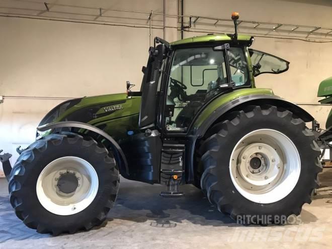 Valtra T235D Трактора