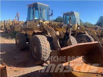 CAT 926E Фронтальные погрузчики
