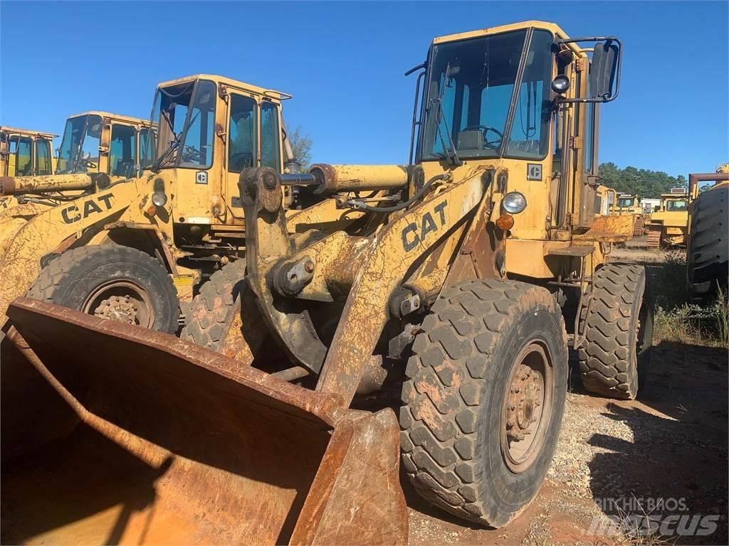 CAT 926E Фронтальные погрузчики