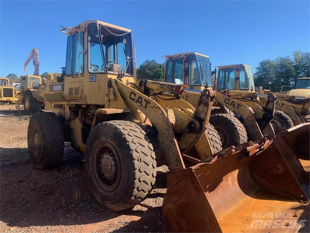 CAT 926E Фронтальные погрузчики
