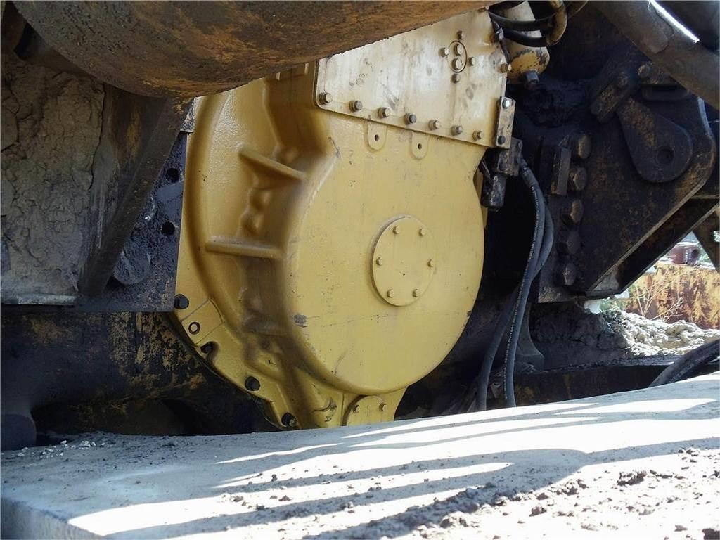 CAT D10N Гусеничные бульдозеры