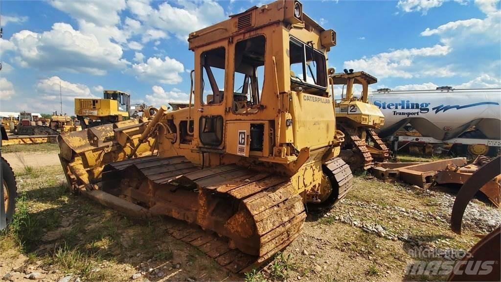 CAT D5B Гусеничные бульдозеры