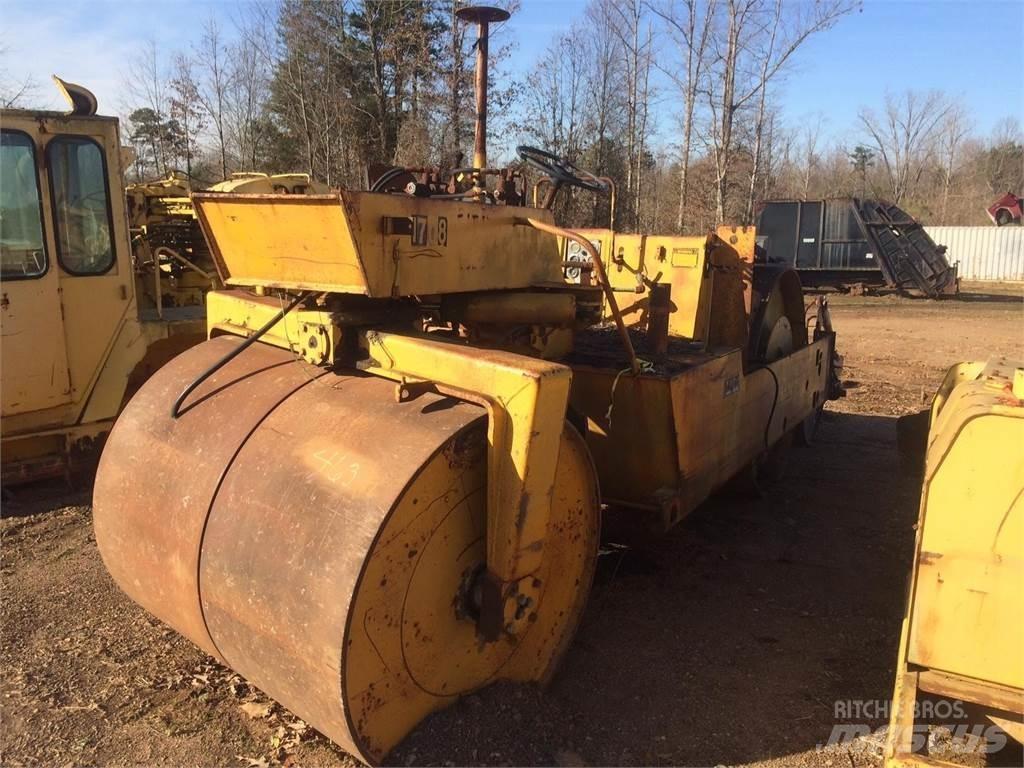 Koehring S812A Грунтовые катки