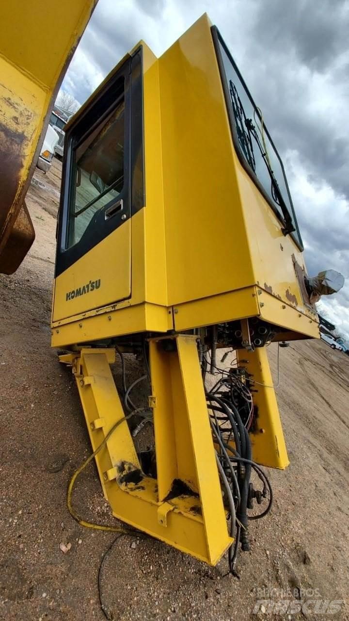 Komatsu WA1200 Кабины и интерьер
