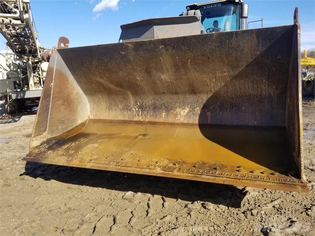 Volvo L180F Фронтальные погрузчики
