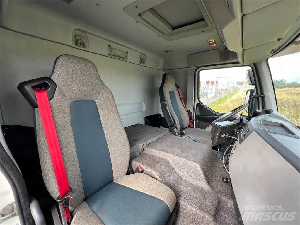 Volvo FE320 6x2*4 Грузовики-Фургоны