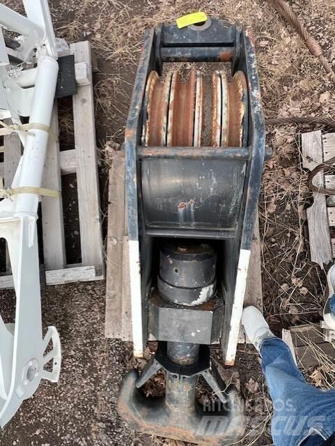 Hitachi  Запчасти для кранов