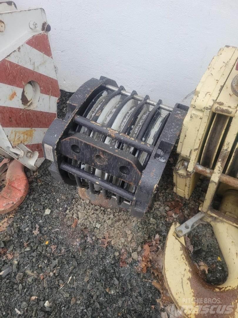 Liebherr  Запчасти для кранов